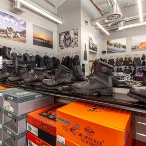 Motorcycle boots and shoes: several brands in store