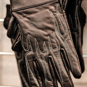 Short light full finger leather motorcycle gloves